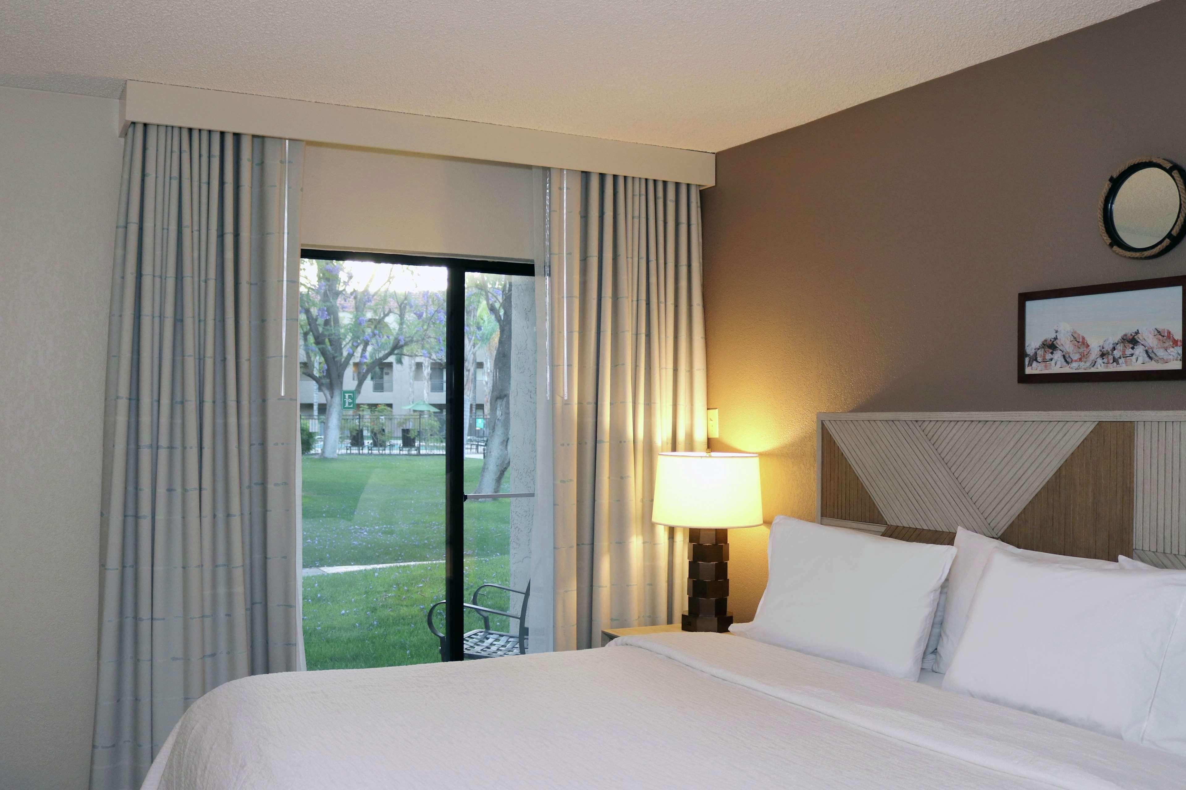 Embassy Suites By Hilton Phoenix Tempe Buitenkant foto