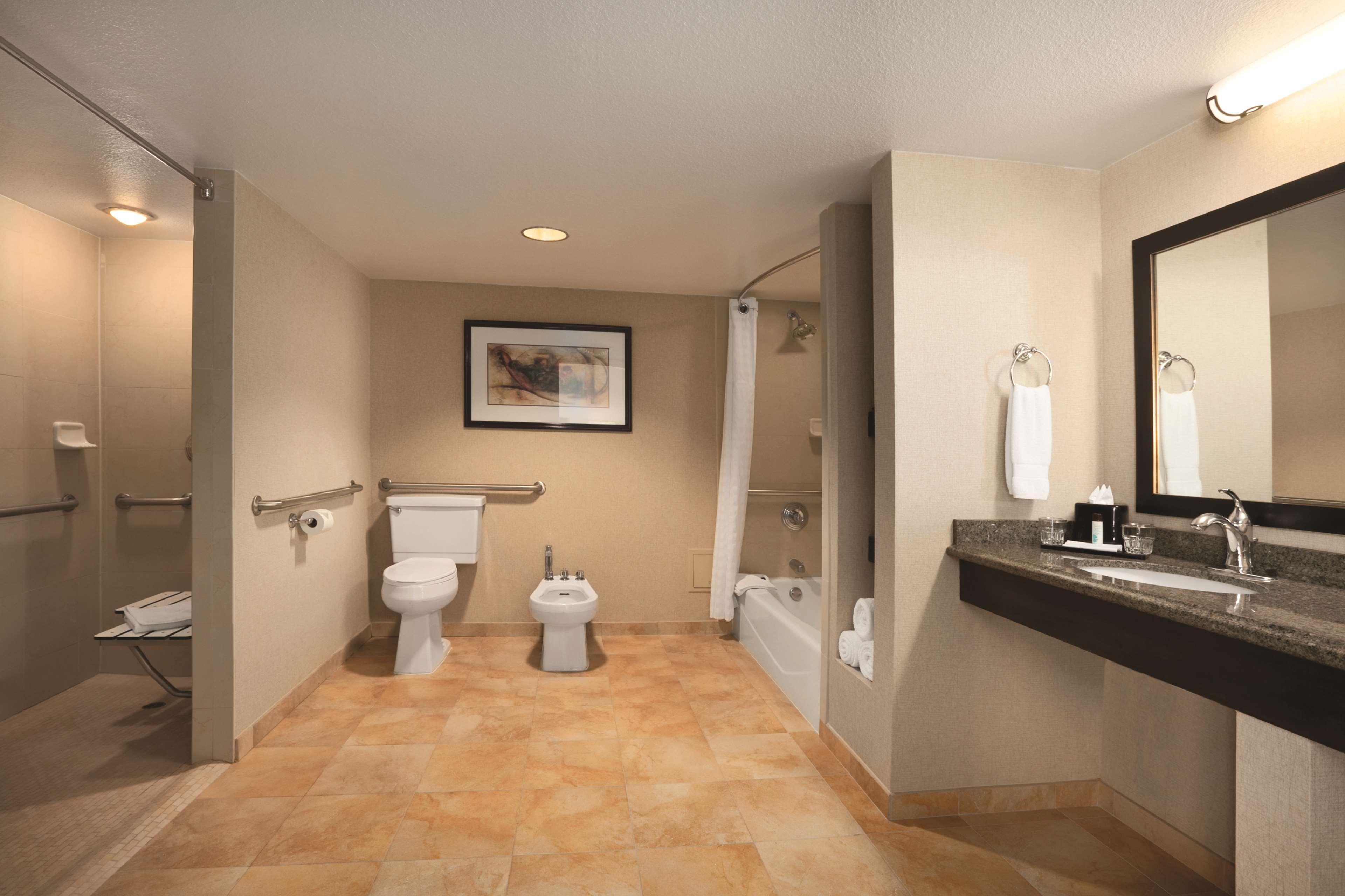 Embassy Suites By Hilton Phoenix Tempe Buitenkant foto