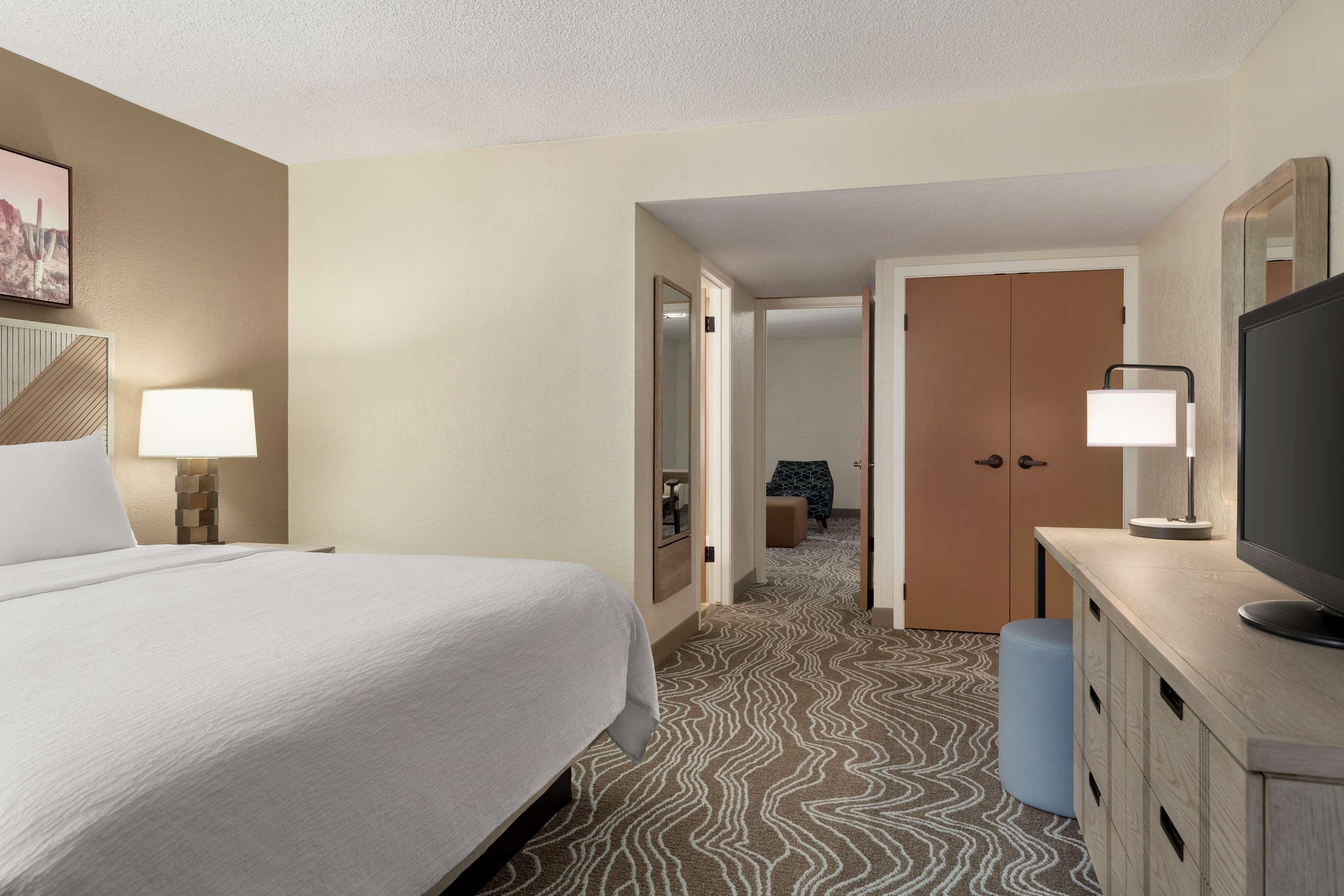 Embassy Suites By Hilton Phoenix Tempe Buitenkant foto