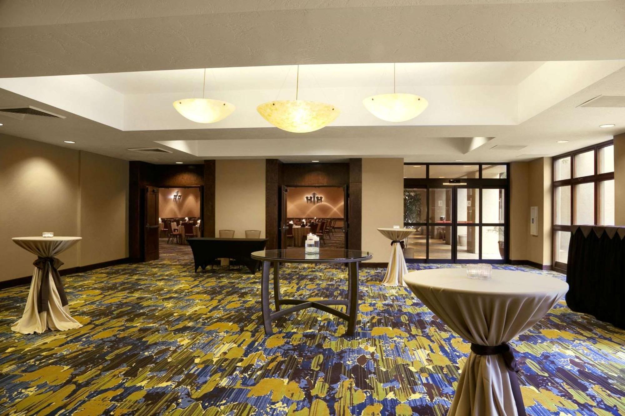 Embassy Suites By Hilton Phoenix Tempe Buitenkant foto