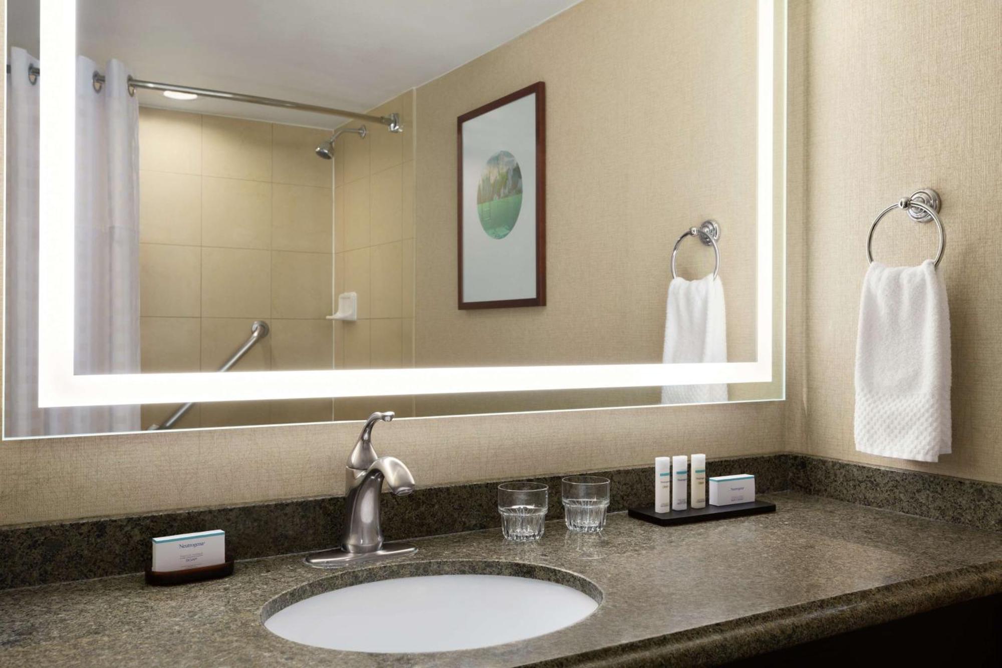 Embassy Suites By Hilton Phoenix Tempe Buitenkant foto