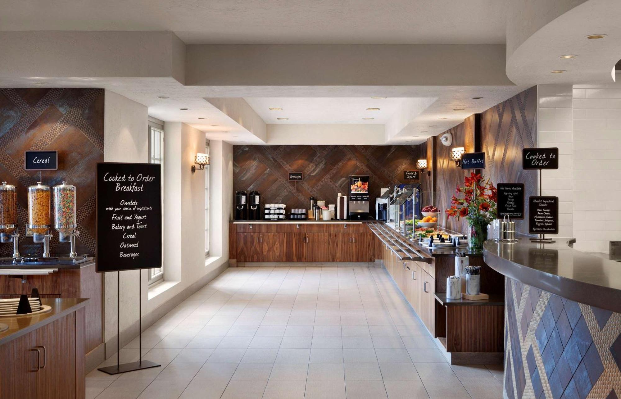 Embassy Suites By Hilton Phoenix Tempe Buitenkant foto