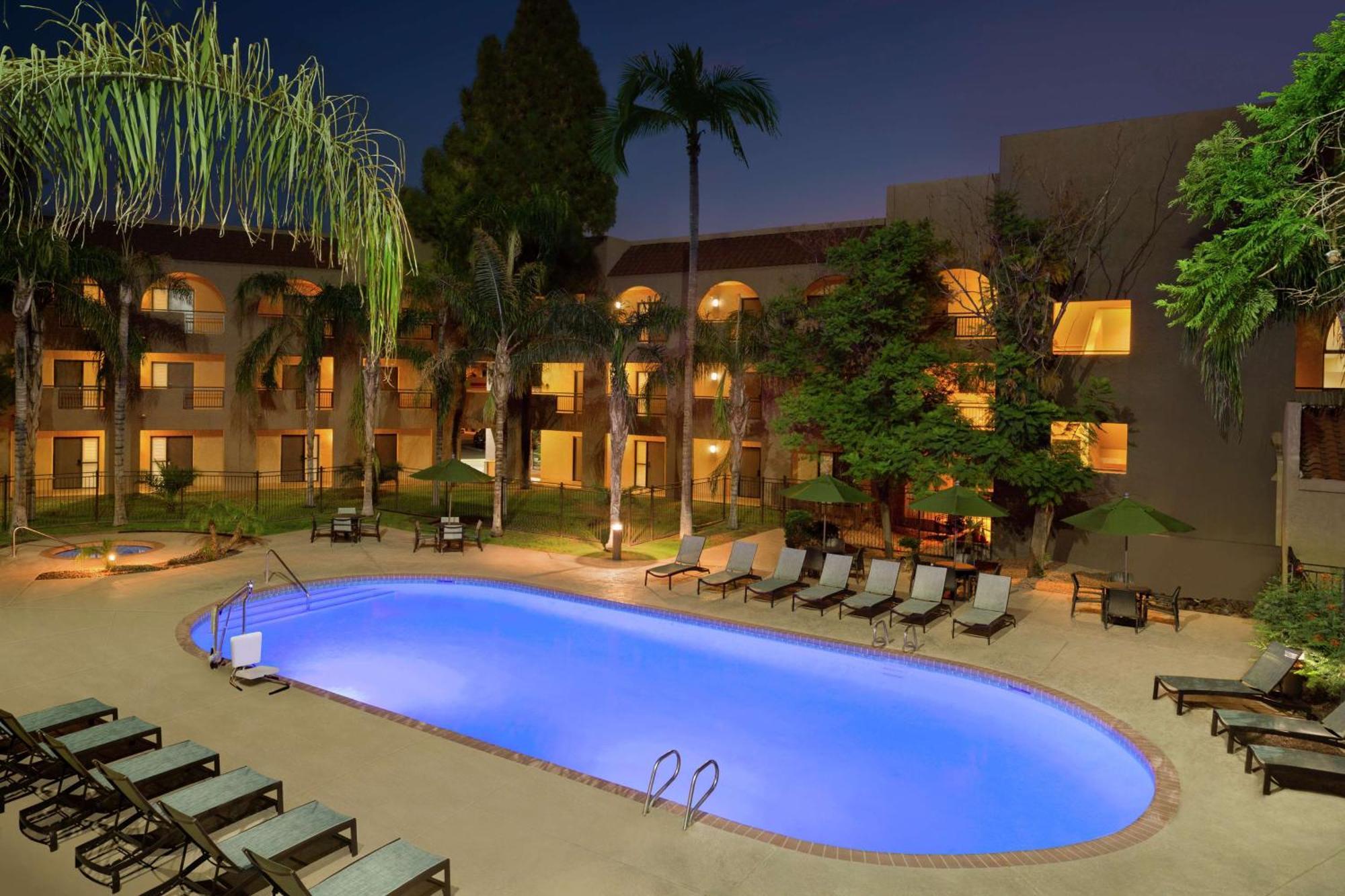Embassy Suites By Hilton Phoenix Tempe Buitenkant foto
