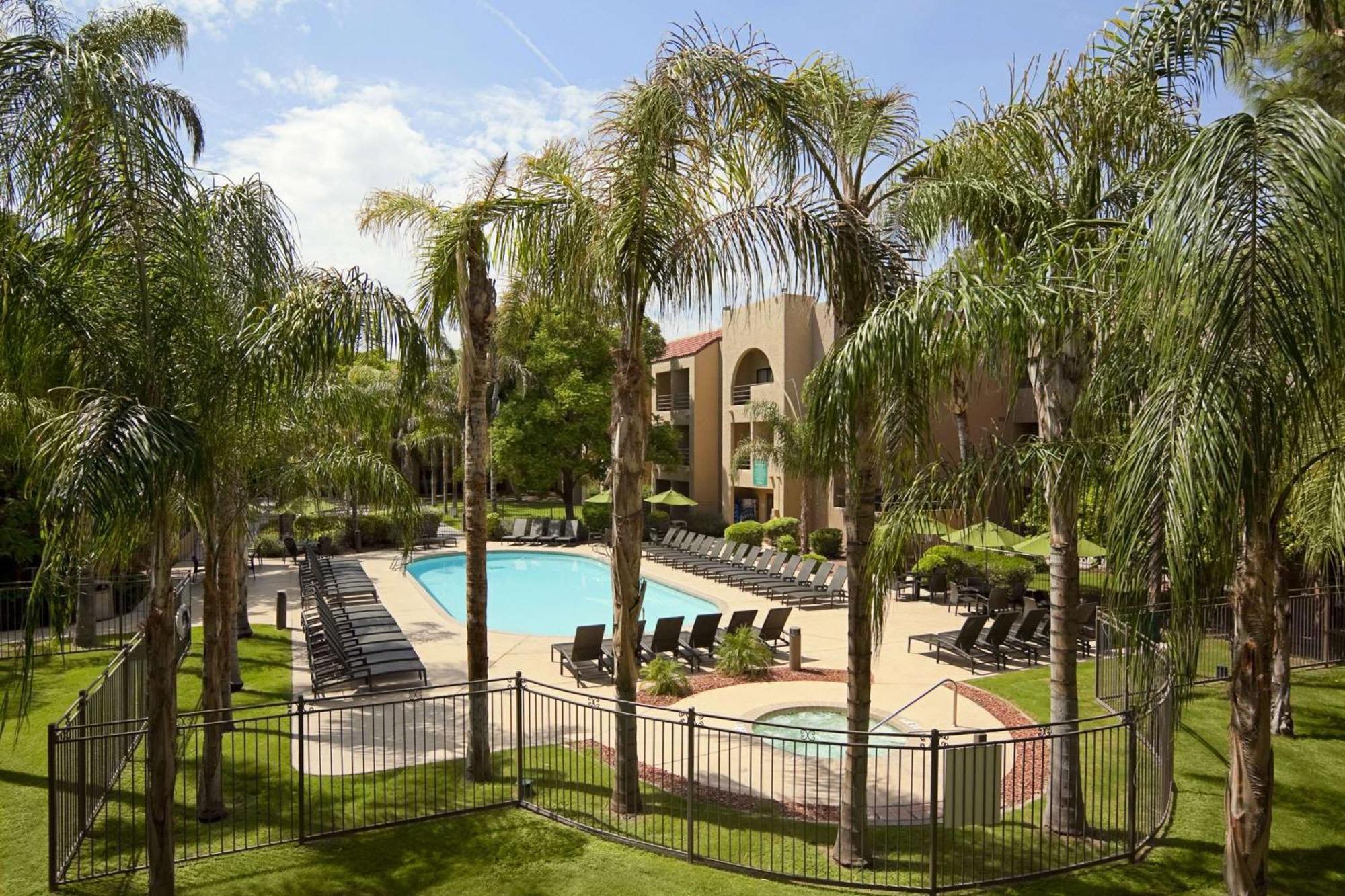 Embassy Suites By Hilton Phoenix Tempe Buitenkant foto